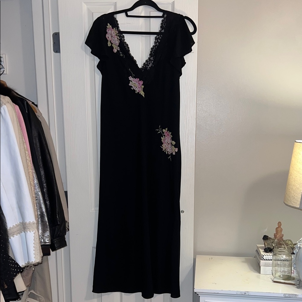 Oscar de la Renta Pink Label Black Dress With Floral Details and Lace Collar